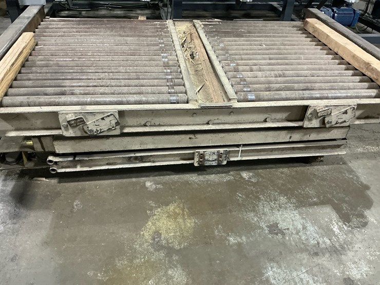 #165-•-haworth-scissor-lift-roller-conveyor-table-image-5
