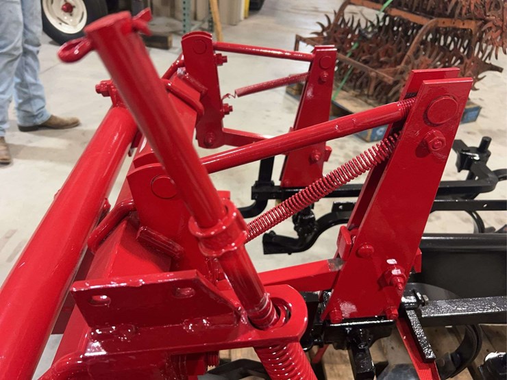 international-harvester-fast-hitch-two-row-cultivator-with-tunnel-shields-image-12