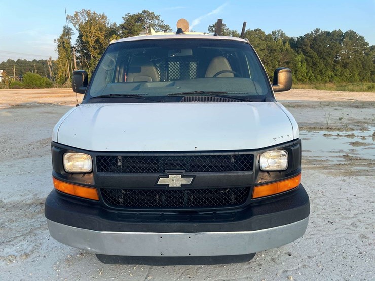 2014-chevrolet-express-2500-image-5