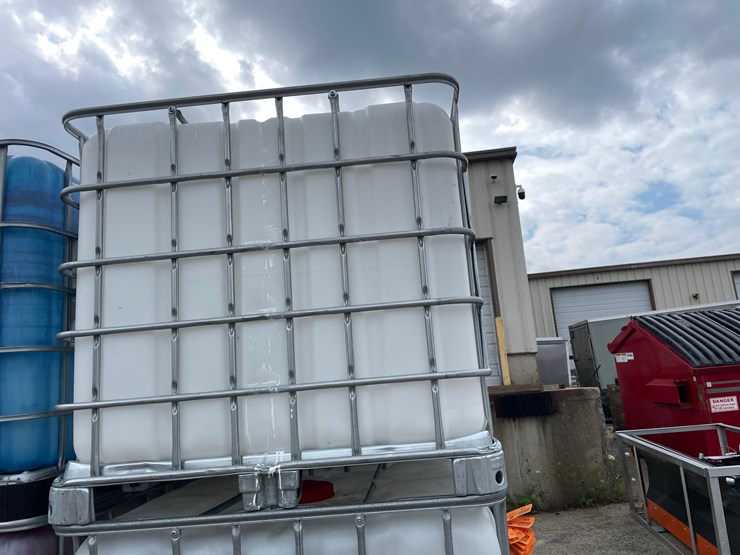 #9044-•-(2)-275-gallon-ibc-caged-totes-(of)-image-6