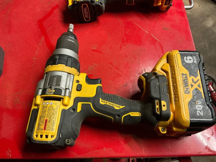 #100-•-dewalt-20v-max-brushless-power-tool-lot-with-batteries-&-ryobi-bit-set-image-4