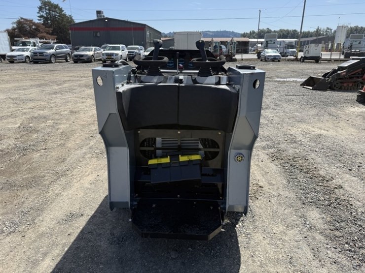 2026-sdlanch-ssl1200-mini-compact-track-loader-image-5