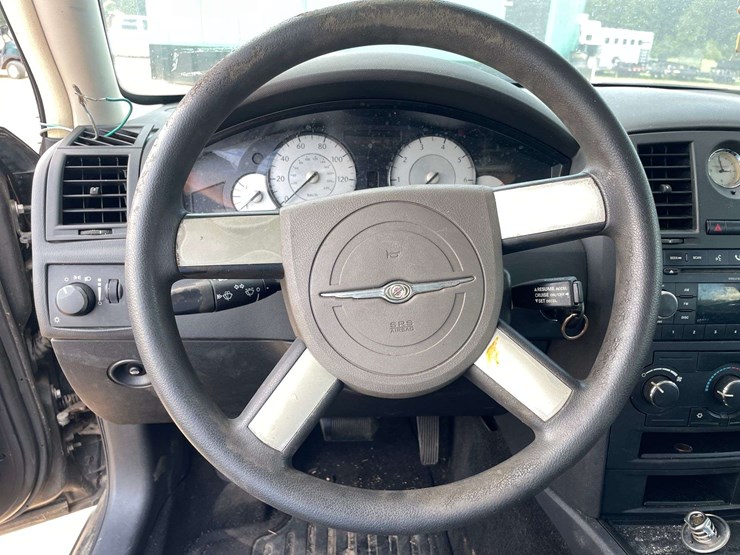 2008-chrysler-300-4-door-sedan-(190,608-miles)-not-running-image-12
