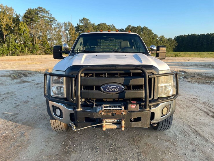 2013-ford-f550-image-5