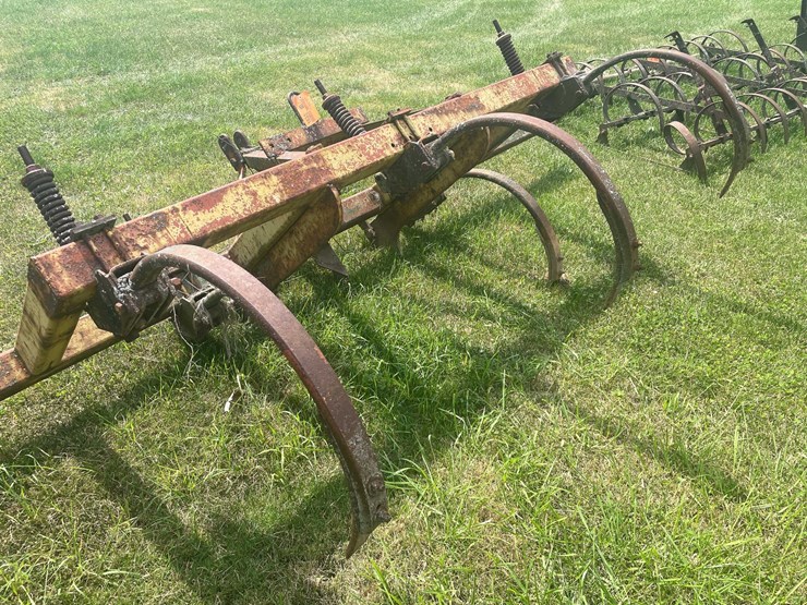 #1633-•-vintage-chisel-plow-image-9
