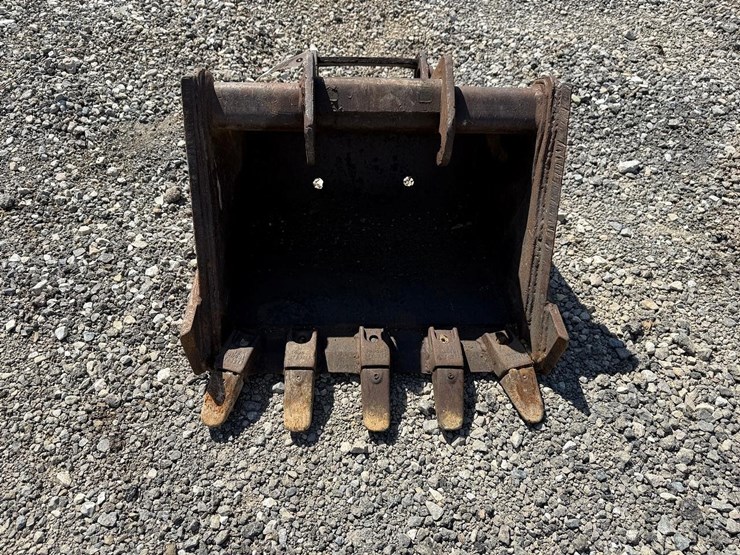 26”-excavator-bucket-image-1