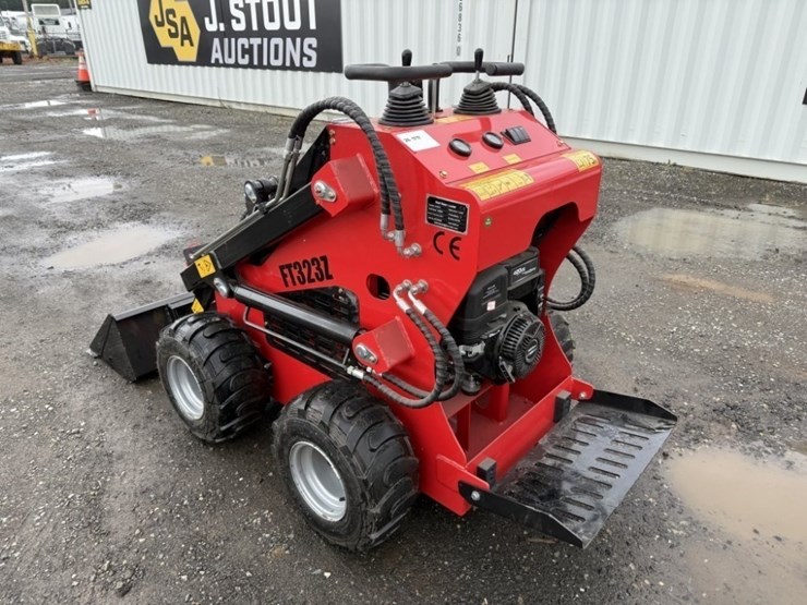 2026-future-ft-323tz-mini-skidsteer-loader-image-6