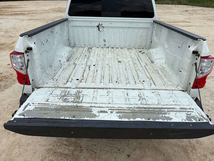 2021-nissan-titan-image-7