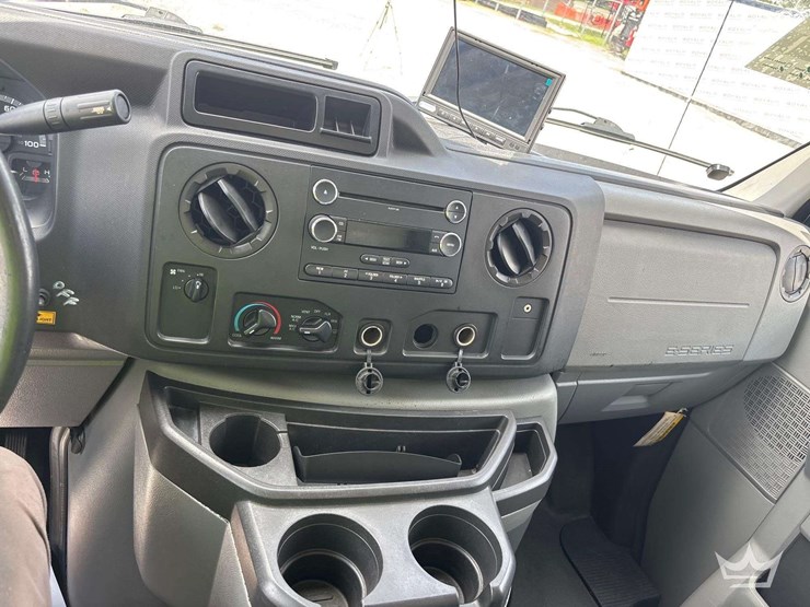2014-ford-e450-image-13