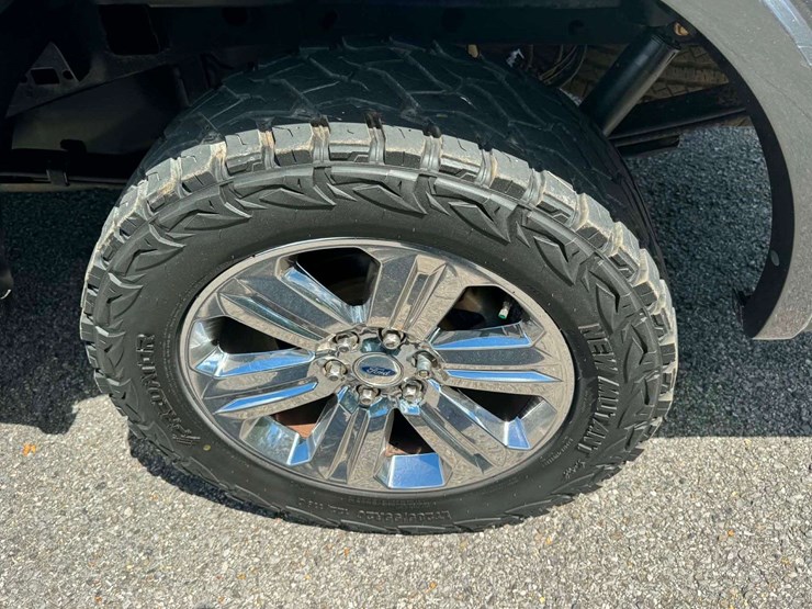2019-ford-f150-lariat-image-22