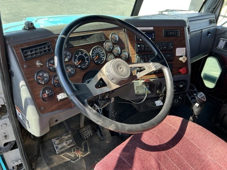 2012-western-star-4900-image-22