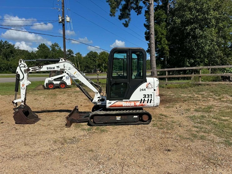2002-bobcat-331-image-2