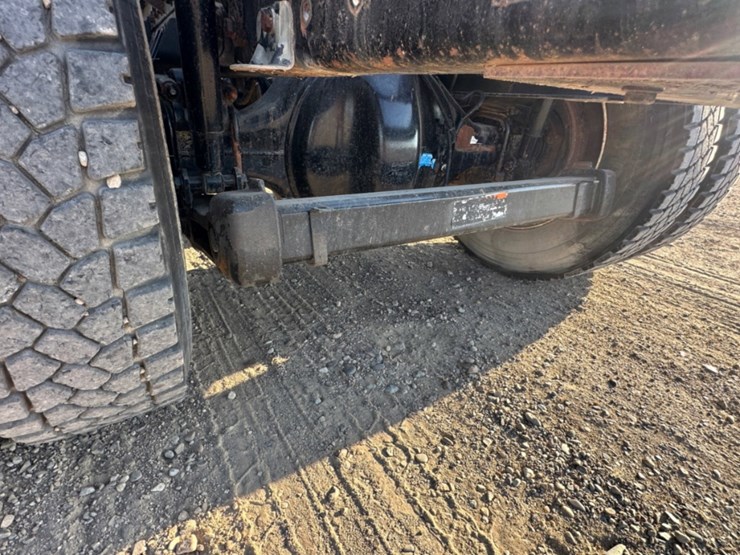 2012-kenworth-t800-image-18
