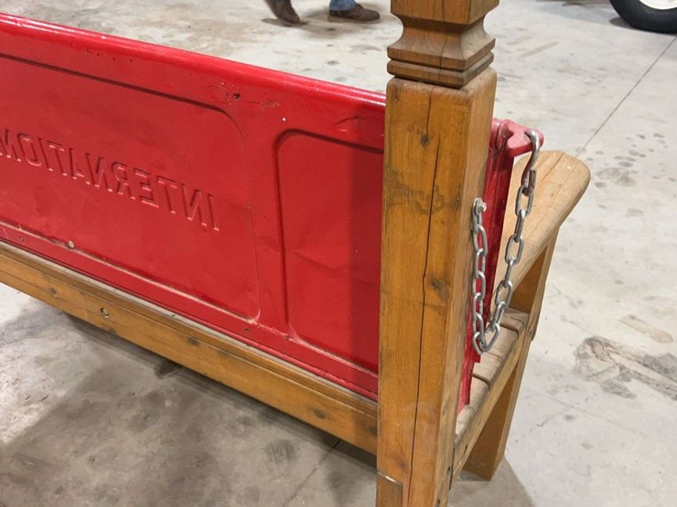 custom-international-harvester-tailgate-bench-image-17