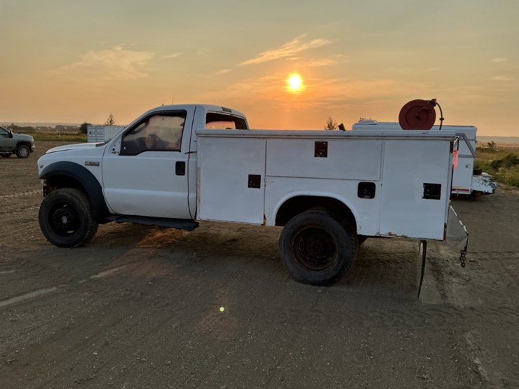 2007-ford-f550-image-8