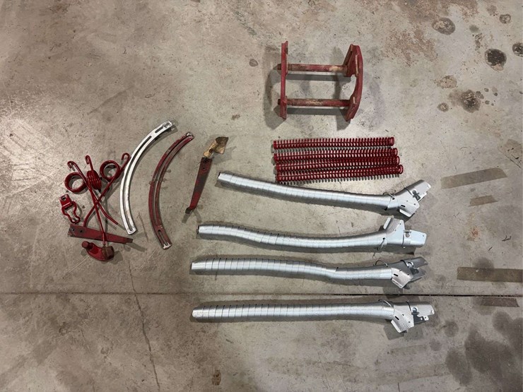 international-harvester-wheel-wedge-pusher,-grain-drill,-rake,-and-three-point-parts-image-1