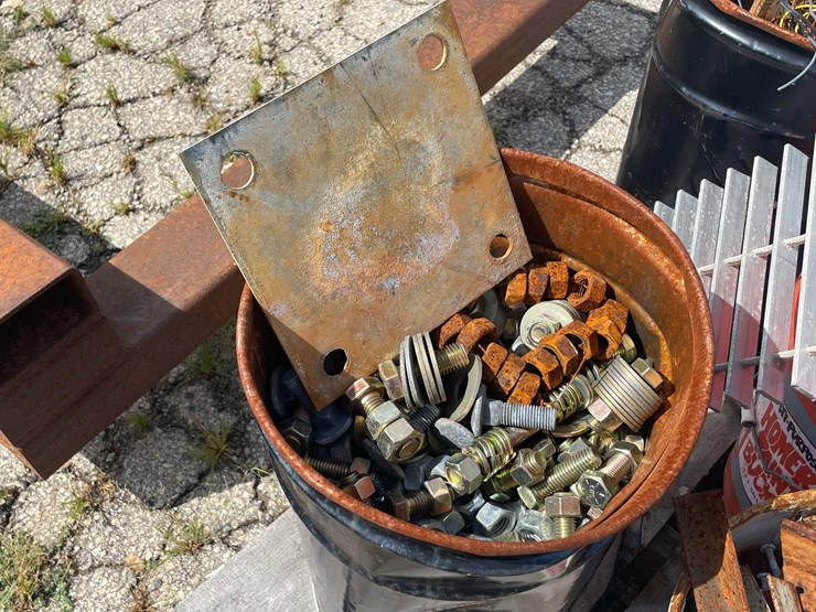 #10615-•-pallet-of-scrap-metal-image-8