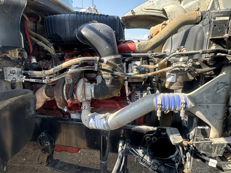2015-freightliner-coronado-122-sd-image-24