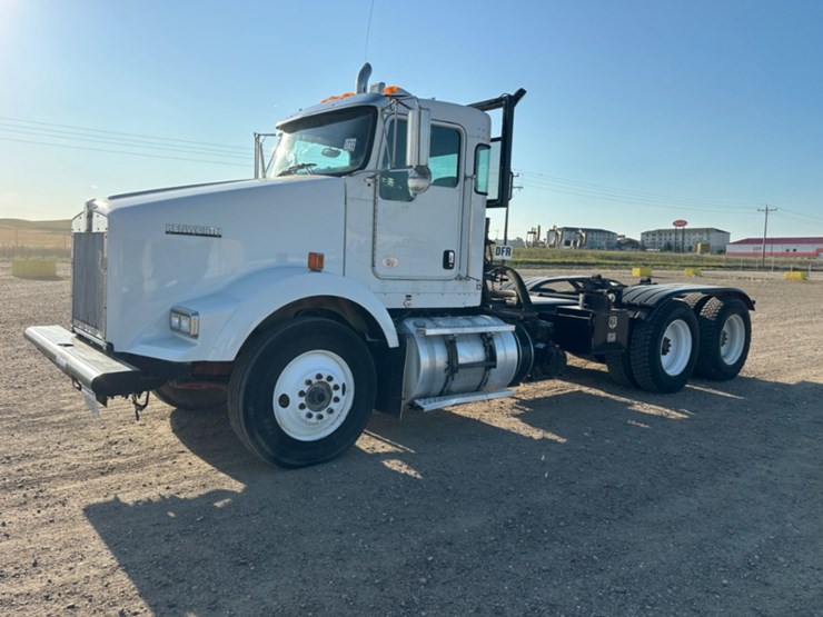 2012-kenworth-t800-image-1