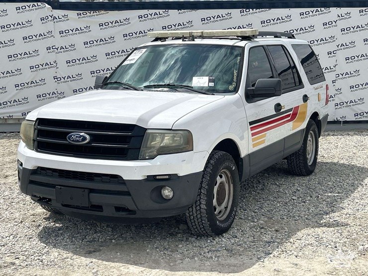 2016-ford-expedition-image-1