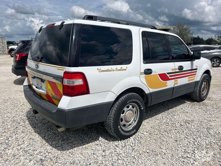 2016-ford-expedition-image-3