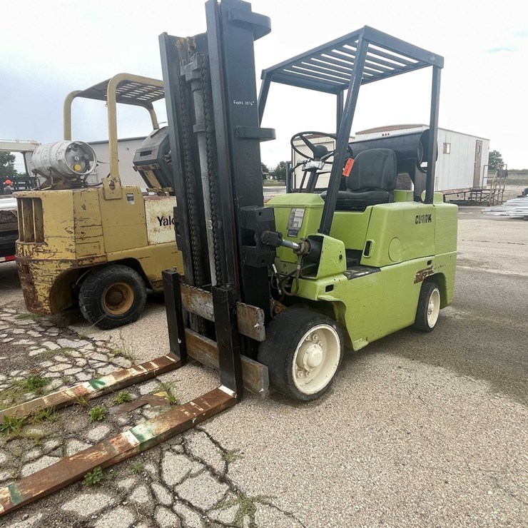 #10491 • Clark LP Fork Lift