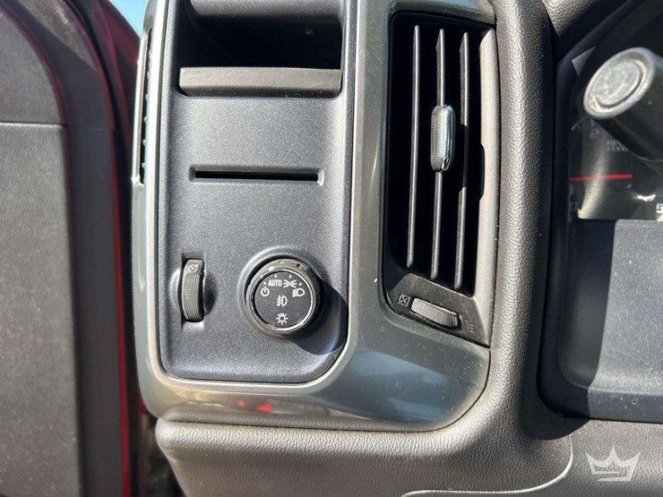 2016-chevrolet-c3500-image-13