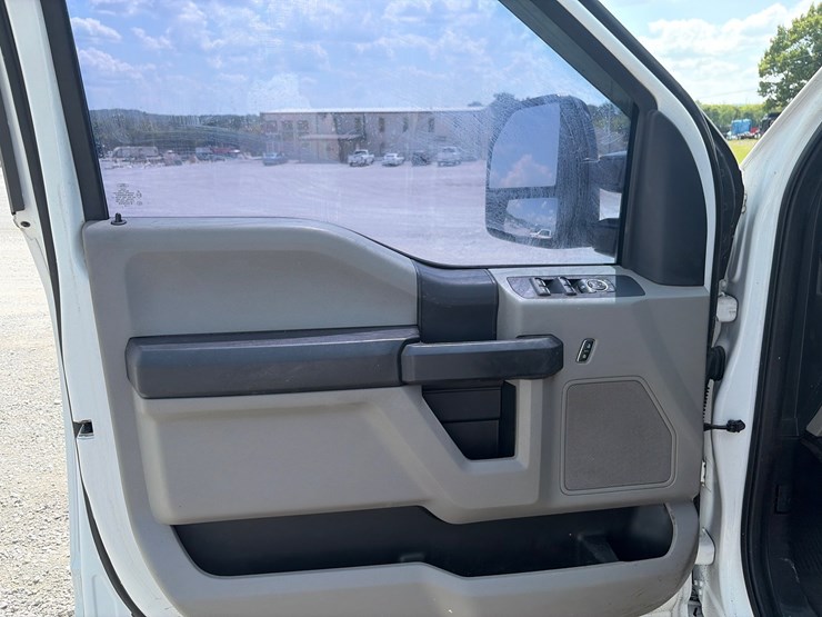 2019-ford-f250-xl-image-14