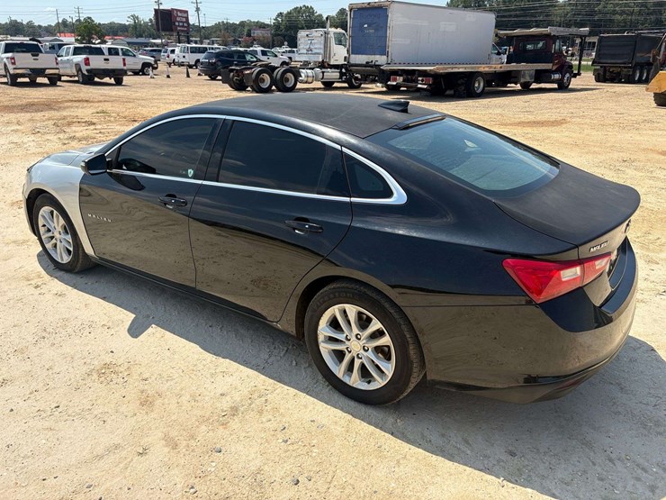 2018-chevrolet-malibu-4-door-sedan-(119,692-miles)-image-2