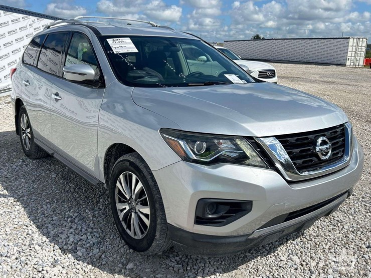 2018-nissan-pathfinder-image-2
