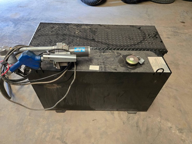 fuel-tank/toolbox-combo-image-3