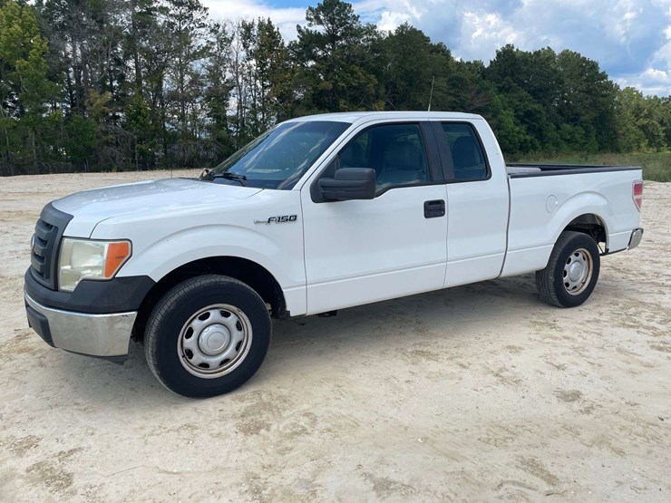 2011-ford-f150-xl-image-1