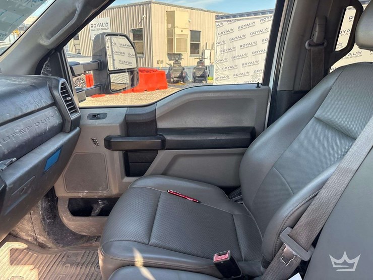 2019-utility-flatbed-image-22