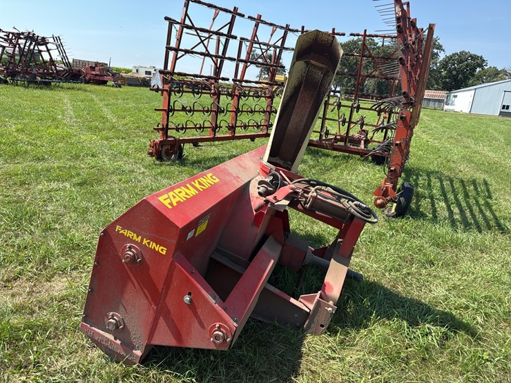 8’-farm-king-double-auger-snowblower,-3-pt,-540-pto,-hyd-spout-image-1
