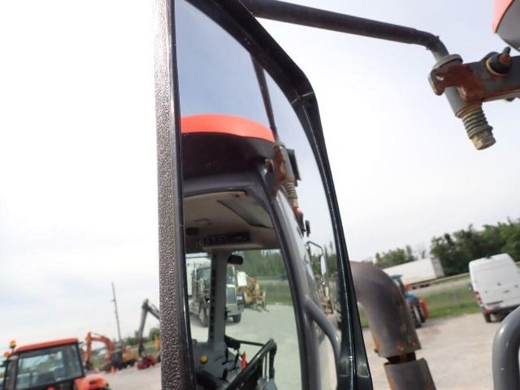 2021-kubota-m4-071-image-30