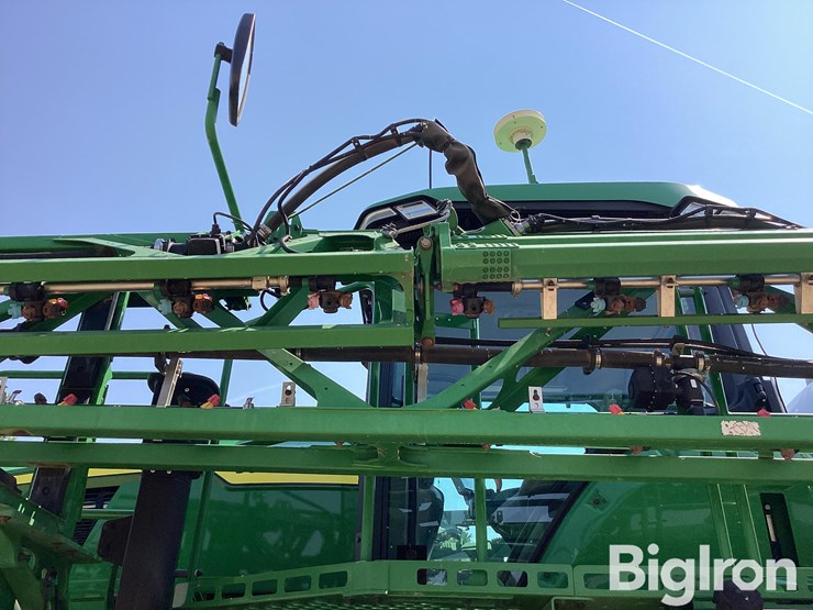 2024-john-deere-410r-image-16