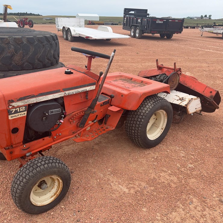 Allis-Chalmers 712 Lawn Tractor