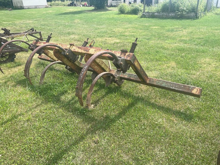 #1633-•-vintage-chisel-plow-image-2