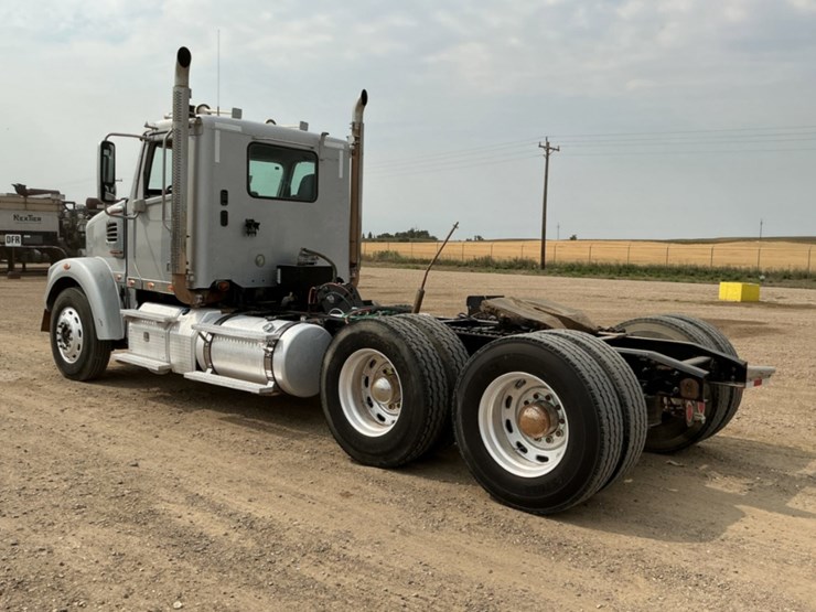 2012-freightliner-coronado-122-sd-image-6