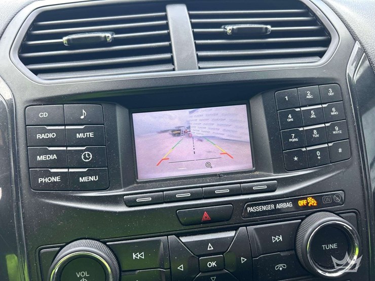 2017-ford-explorer-image-19