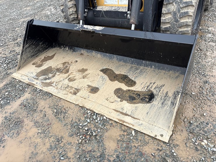 2019-new-holland-l228-image-41
