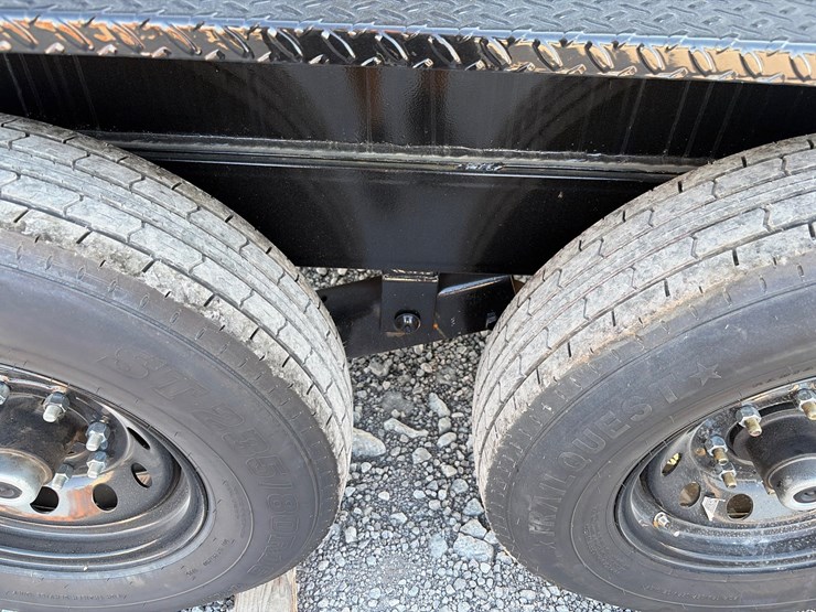 #210-•-2026-x-star-990-gal-tandem-axle-fuel-trailer-image-14