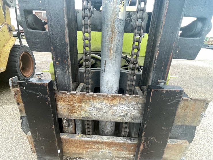 #10491-•-clark-lp-fork-lift-image-19