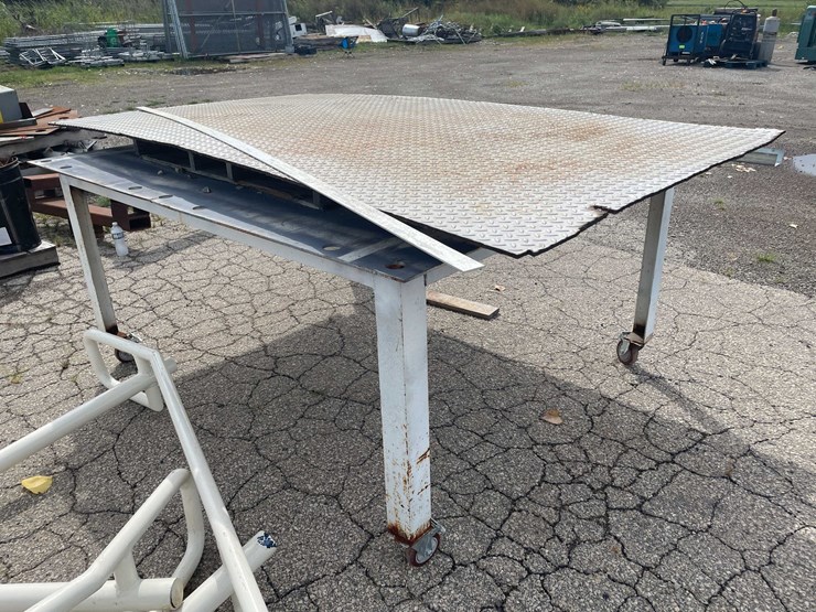 #10638-•-steel-table-and-contents-image-5