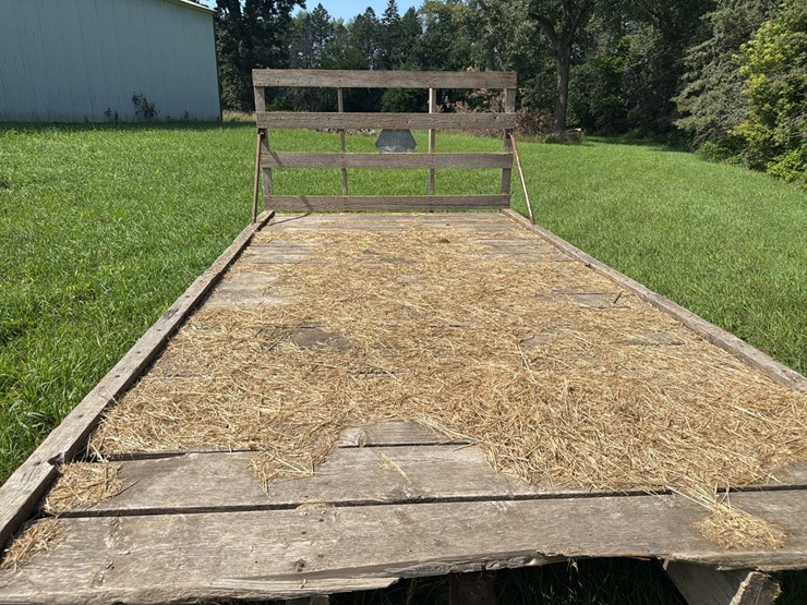 8’-x-16’-hay-rack-w/-back-rack-image-5