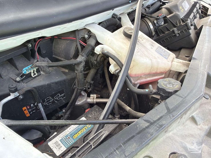 2018-chevrolet-express-g2500-image-31