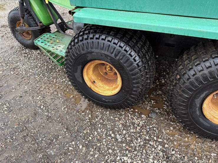 john-deere-gator-image-14