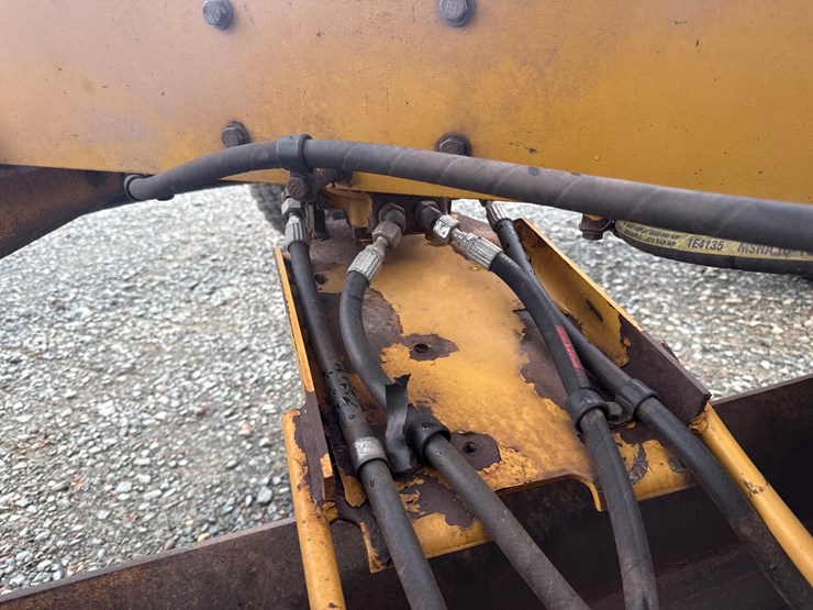 caterpillar-160m-awd-image-30