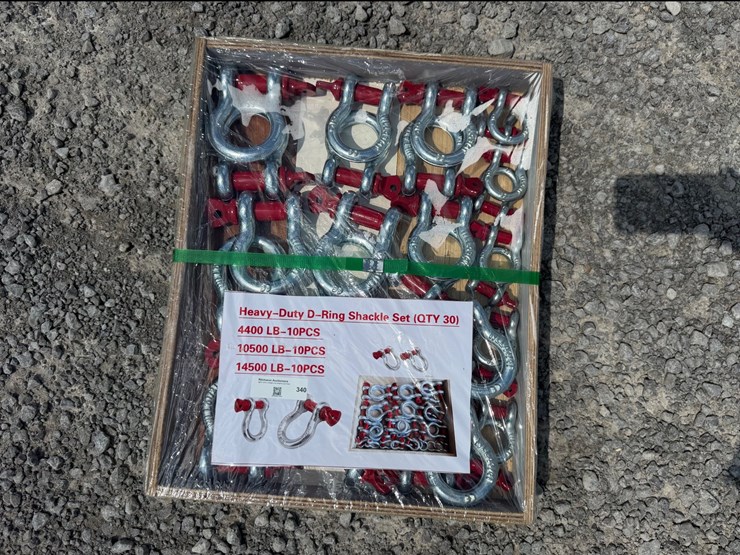 #609-•-lot-of-hd-d-ring-shackles-image-1