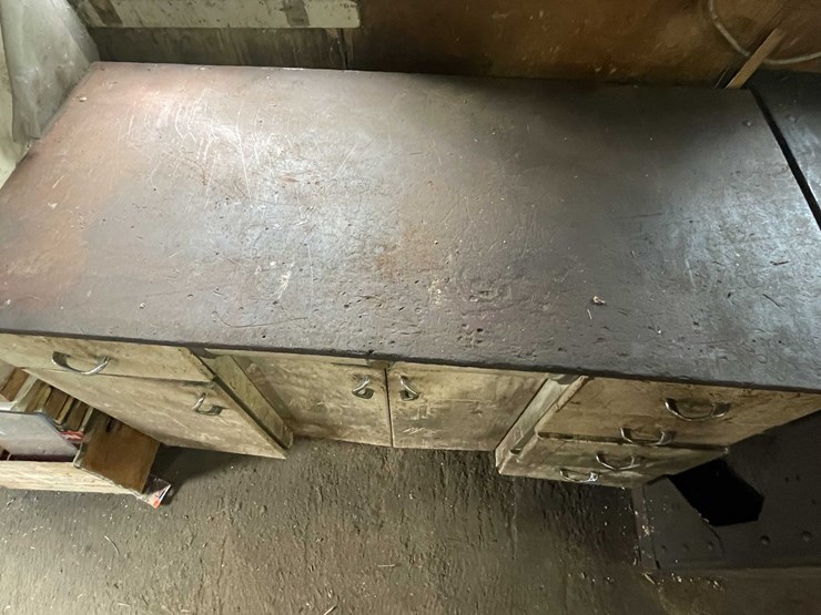 #1680-•-(3)-cabinets-and-contents-image-3